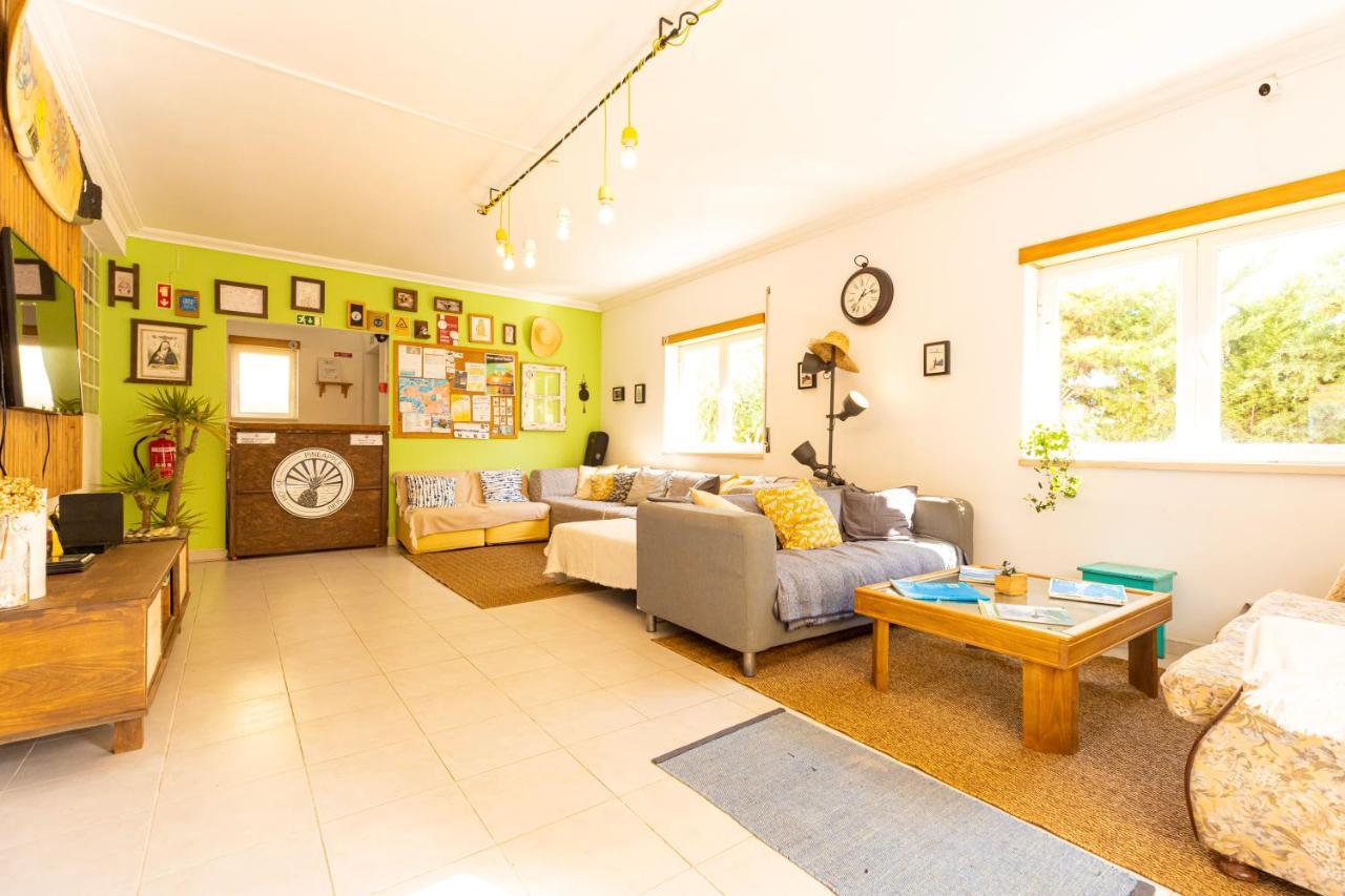 Pineapple Surf House * Atouguia Da Baleia
