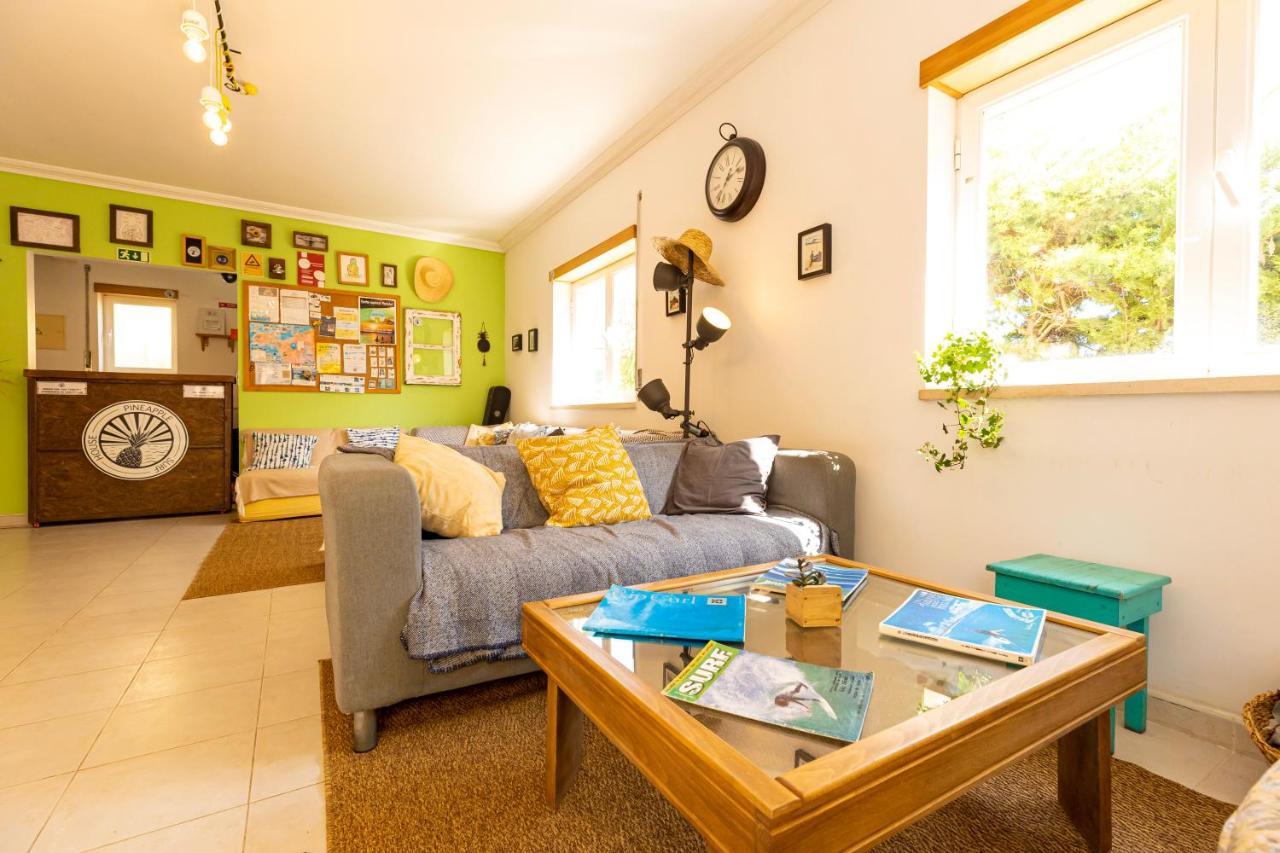 Hostal Pineapple Surf House Atouguia Da Baleia