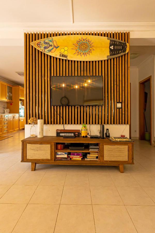 Pineapple Surf House Hostal Atouguia Da Baleia