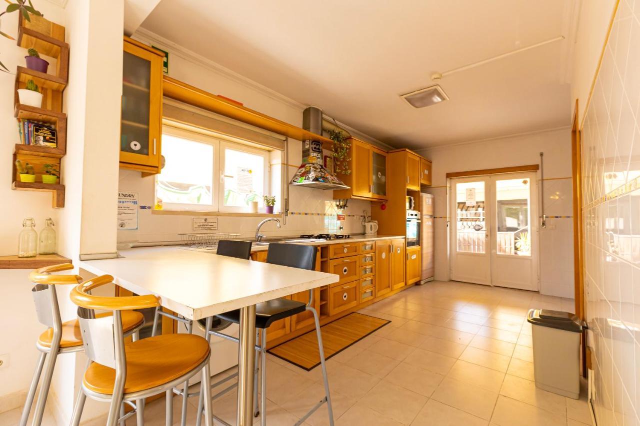 Pineapple Surf House * Atouguia Da Baleia