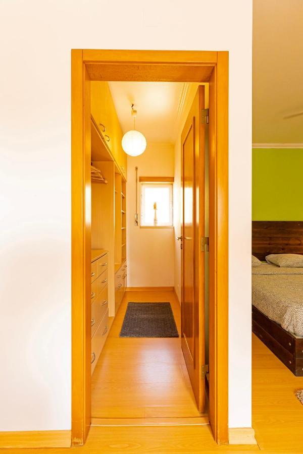 Pineapple Surf House Hostal Atouguia Da Baleia