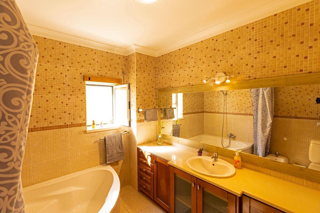 Pineapple Surf House Atouguia Da Baleia