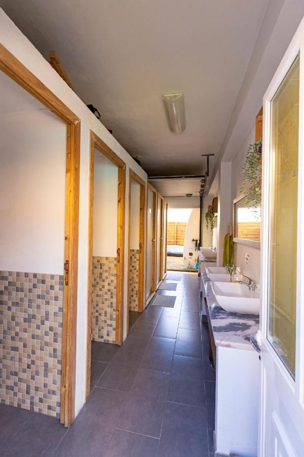 Pineapple Surf House Hostal