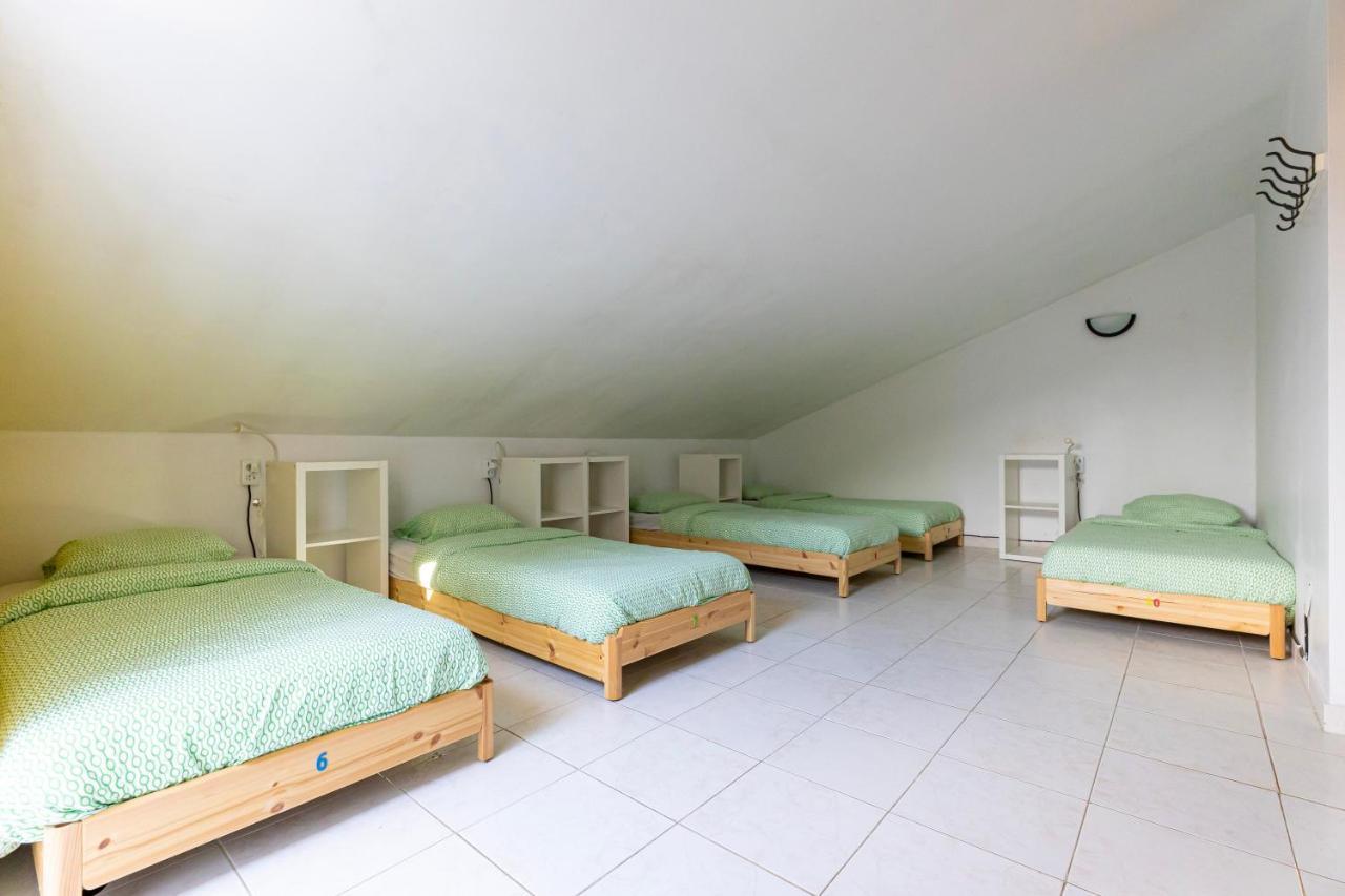 Hostal Pineapple Surf House Atouguia Da Baleia