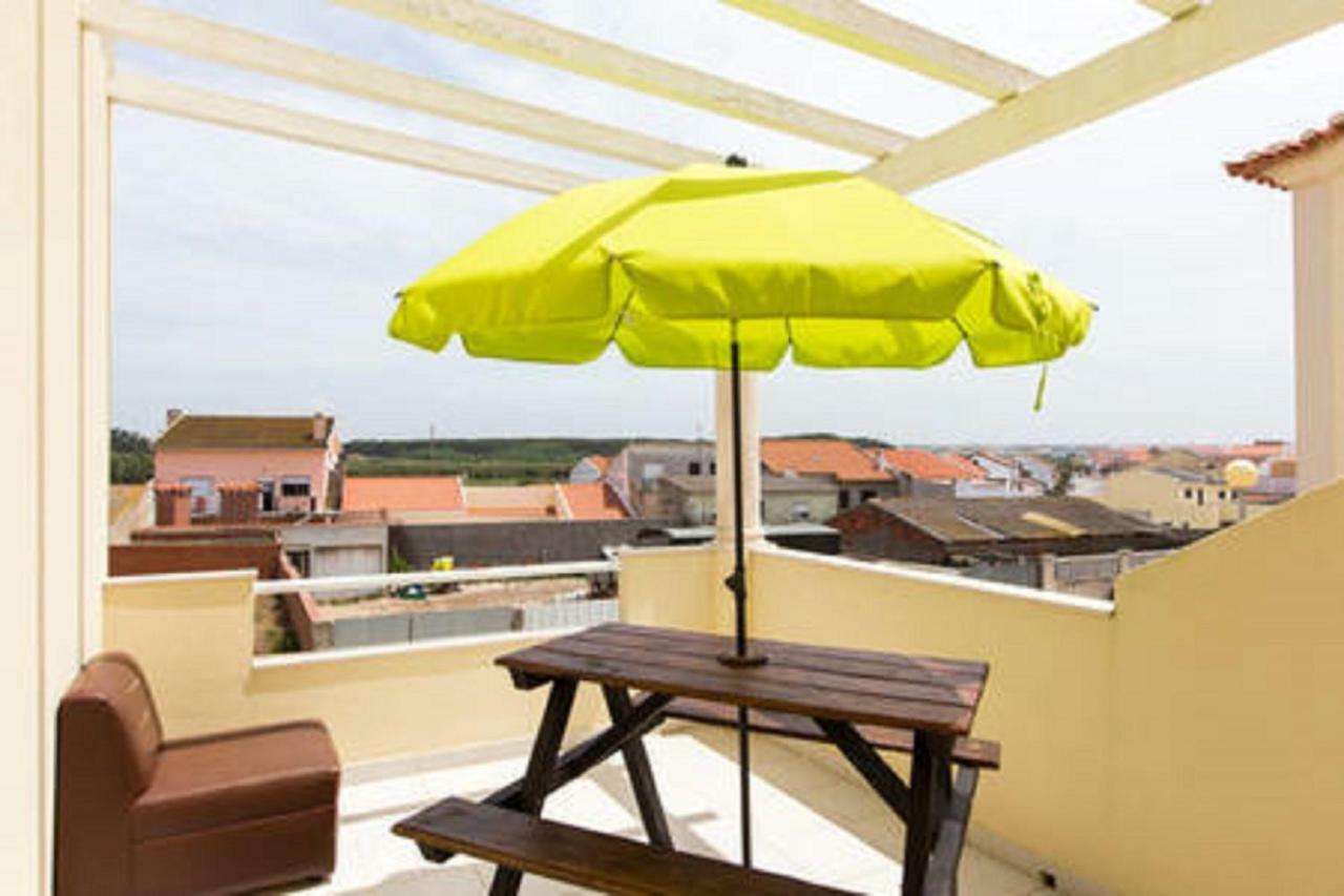 Pineapple Surf House Hostal *